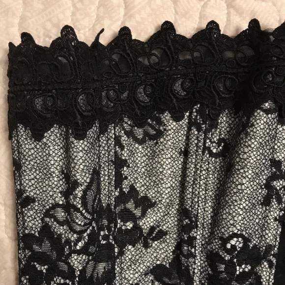 Corset - Picture 2 of 3